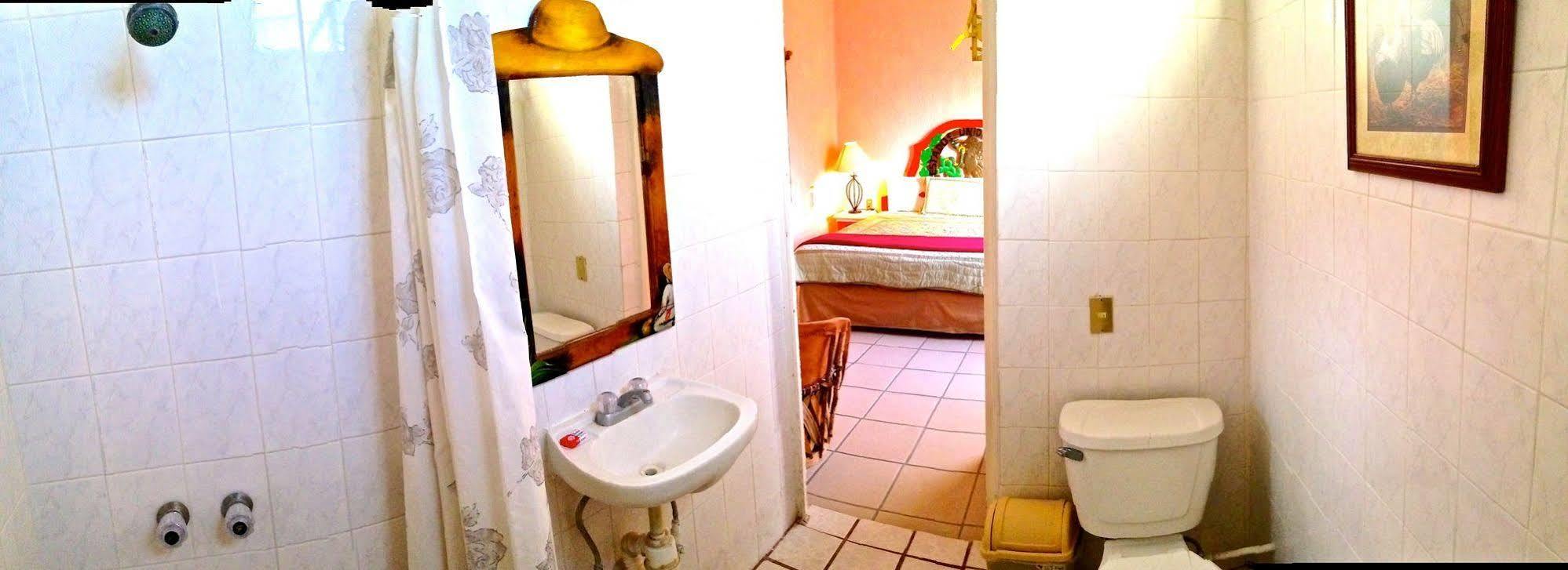 Hotel Mi Pueblito Tonala  Ngoại thất bức ảnh